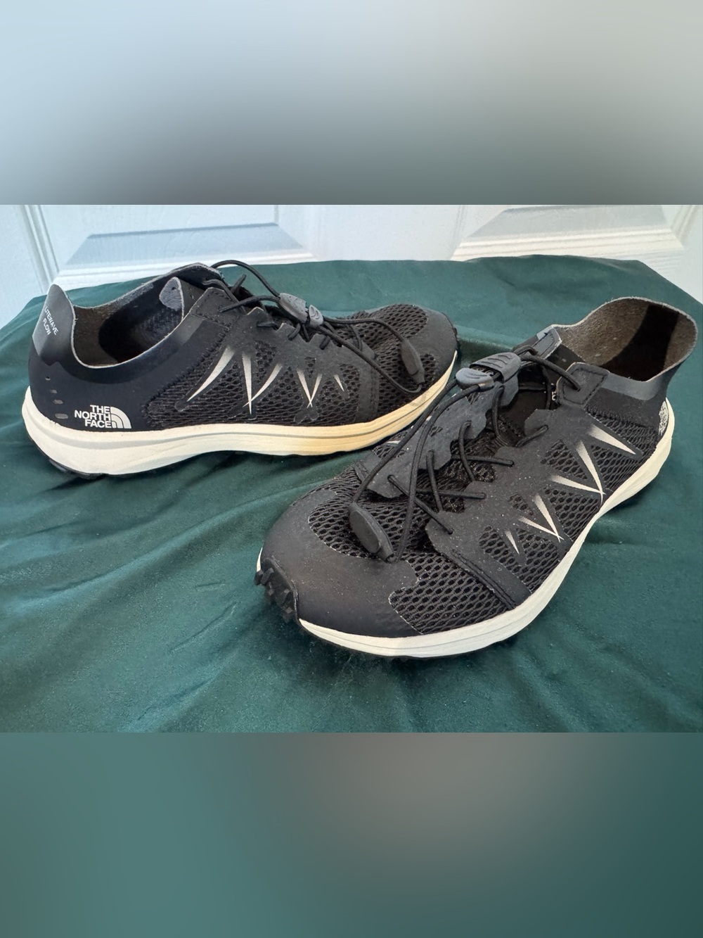 The North Face Litewave Flow Black Breathable Sneaker, Women’s 6